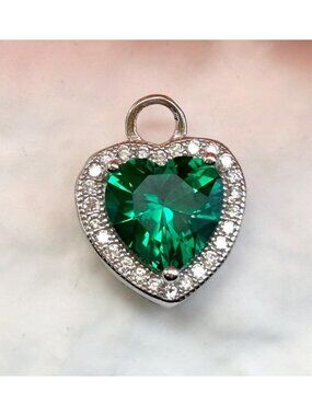 Heart Shaped Green Cubic Zirconia 925 Sterling Silver Vintage Pendant Charm